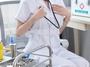 秀人网 – 美图与模特悦悦的礼服；精选如同深夜的冰淇淋，腻又好！