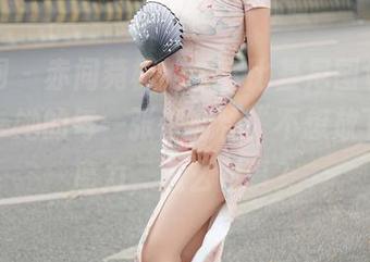 秀人网 – 赤间菀枫的全套比基尼图包，快来看，她的每一张都有种“不想放下”的魔力，怎么回事？