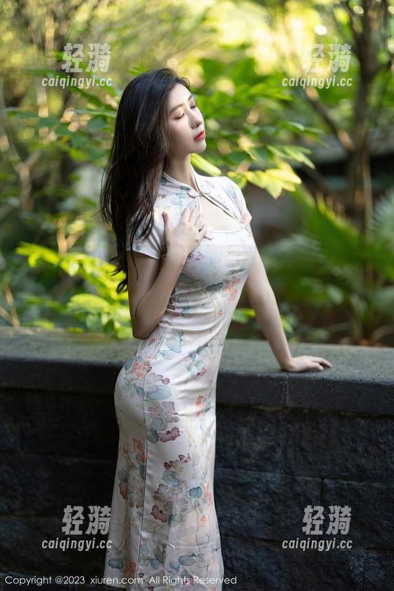 秀人网 - 赵惟依coco透明全套：这组图片到底是艺术还是邀人遐想？我还得思考一下…