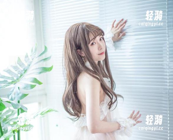 翎柒菜菜在机车凛中发光，哦不，是无圣光的图片在闪烁！