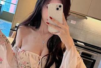微密圈 – 短裤和私拍的奇妙组合，脸红Dearie的套图让你想停下来再看一遍！