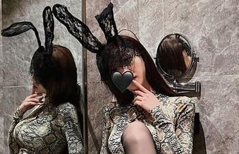 微密圈 – 脸红Dearie的美足作品：细腻到让我有点心动，别说我想多了哦！