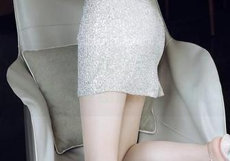 花漾show – 别说我没告诉你！心妍小公主的长腿高清套图就是心动的感觉。
