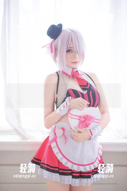 看！菌烨tako用纯白写真打劫我的审美，感觉这还不止一次！