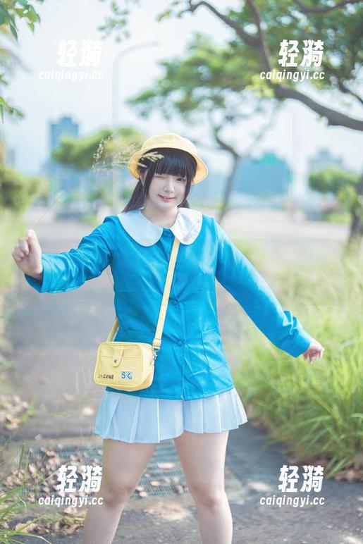 落落Raku 连体衣VS落落Raku:在线图集中的那一抹诱惑