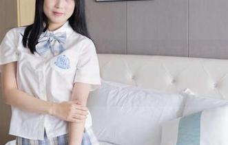 袜啵啵 – 黑色五指袜——稚予的写真里的小叛逆，还是壁纸里的绝妙诱惑？