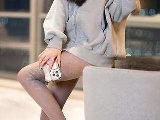 语画界 – 高清大片！黄乐然的蕾丝吊袜粉色西装，谁敢不心动？