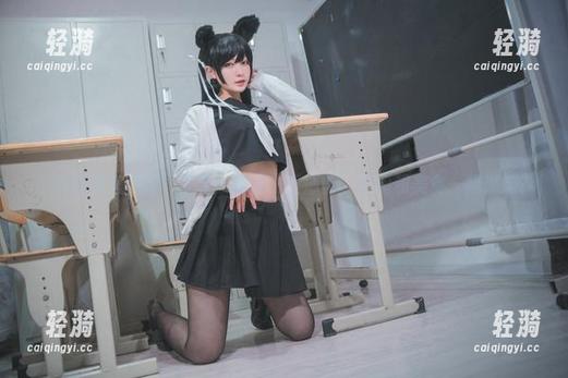 铁板烧鬼舞w “铁板烧鬼舞w”写真:谁说“玉藻前”不能和美食一起燃烧?