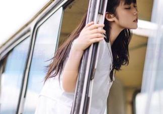 镜酱最新更新，原图丝袜让我不自觉咽口水…