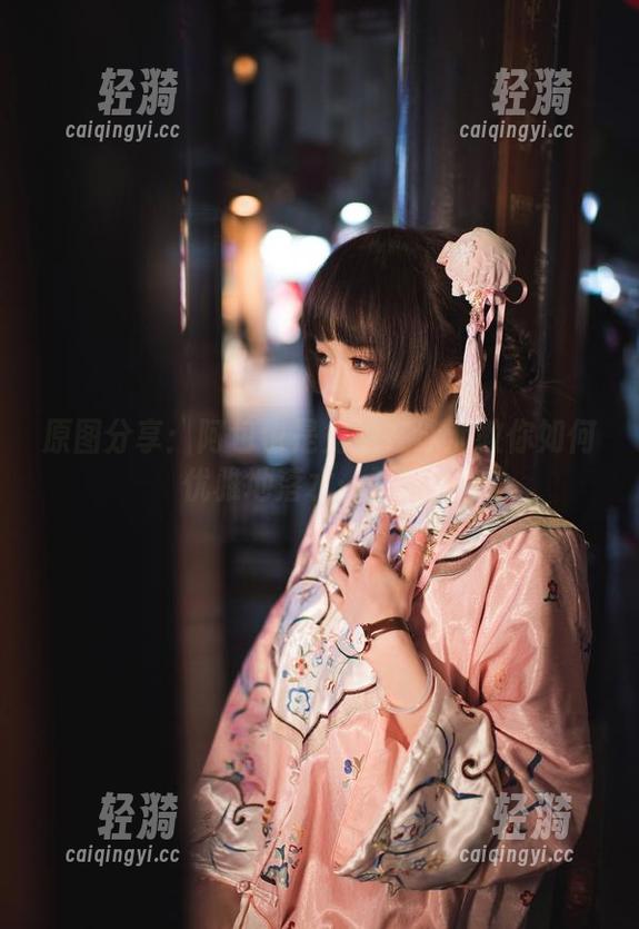 阿包也是兔娘 原图分享:阿包也是兔娘在泳池教你如何优雅地落水…不是!
