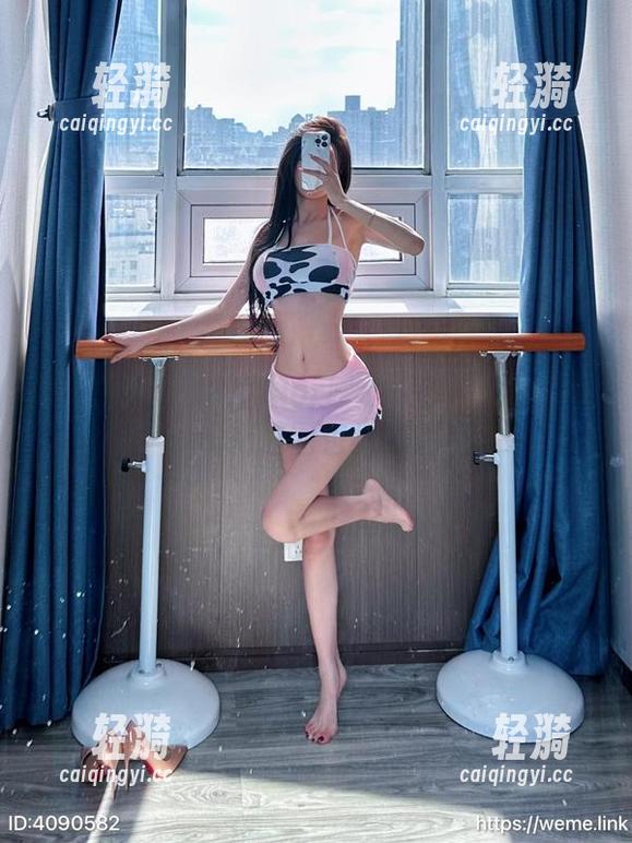 微密圈 - 高冷空姐or暖心女神？黎允熙baby精选图包给你答案